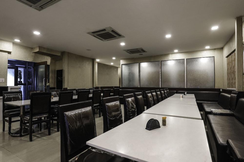 Treebo Trend Hotel Jp Plaza Nampally Hyderabad Luaran gambar