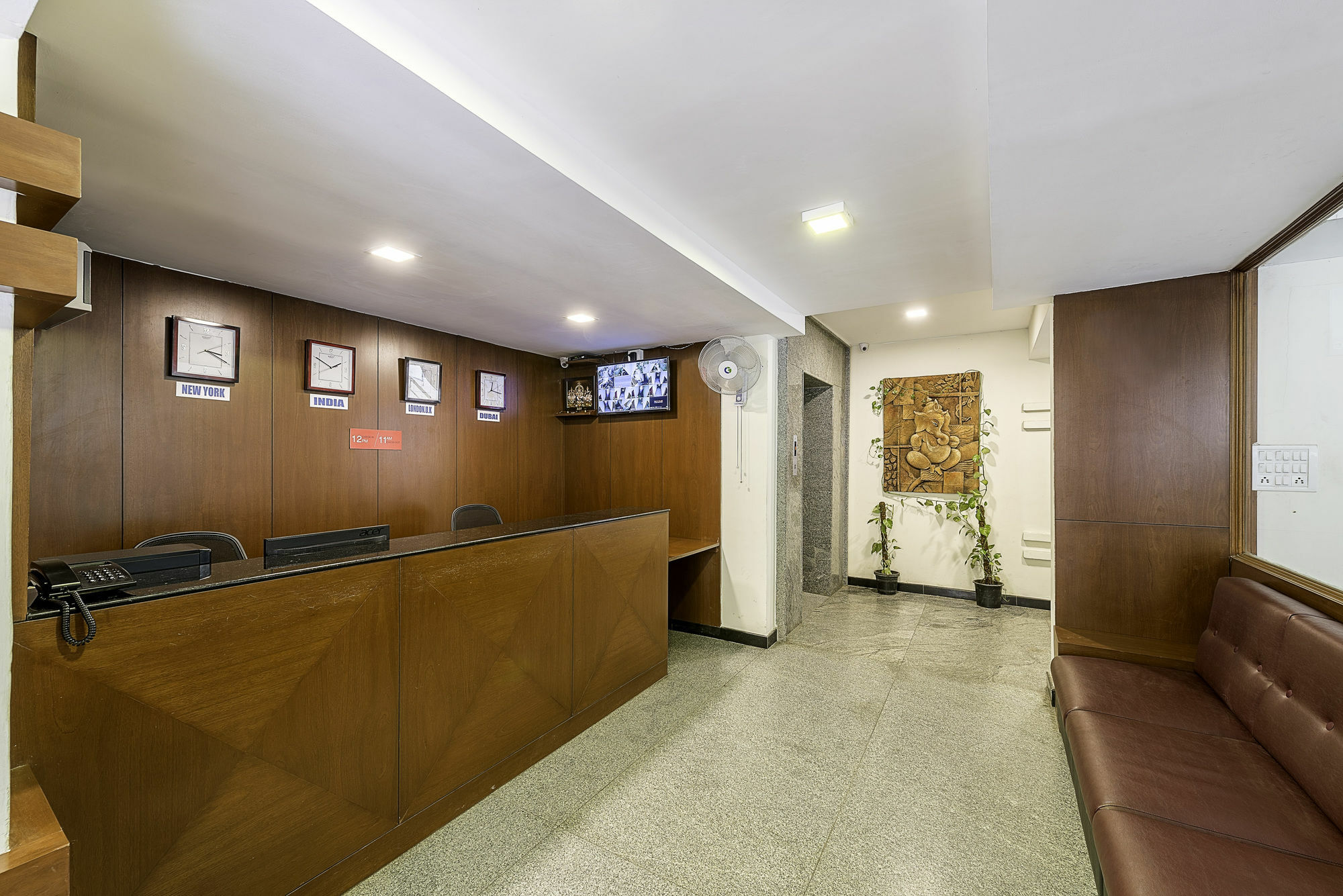 Treebo Trend Hotel Jp Plaza Nampally Hyderabad Luaran gambar