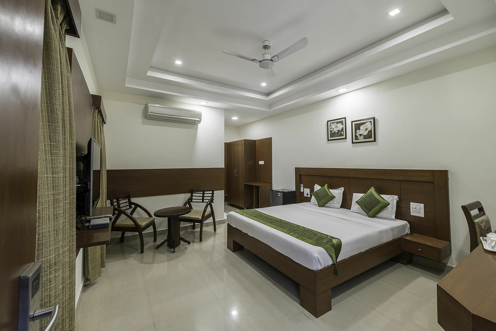 Treebo Trend Hotel Jp Plaza Nampally Hyderabad Luaran gambar
