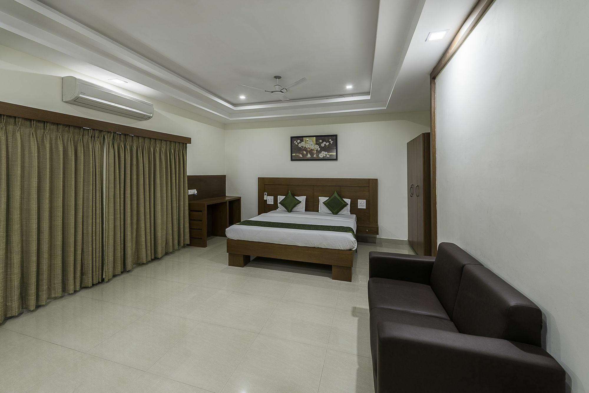Treebo Trend Hotel Jp Plaza Nampally Hyderabad Luaran gambar