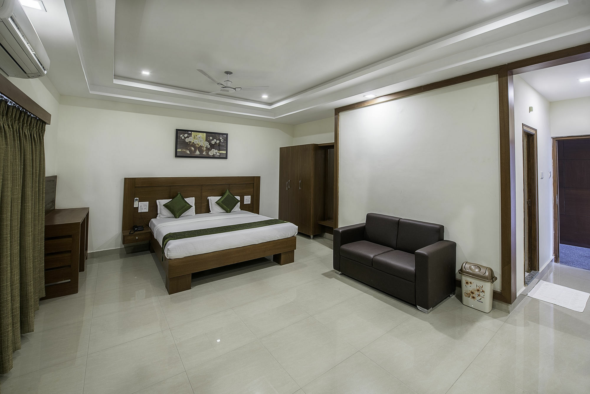 Treebo Trend Hotel Jp Plaza Nampally Hyderabad Luaran gambar