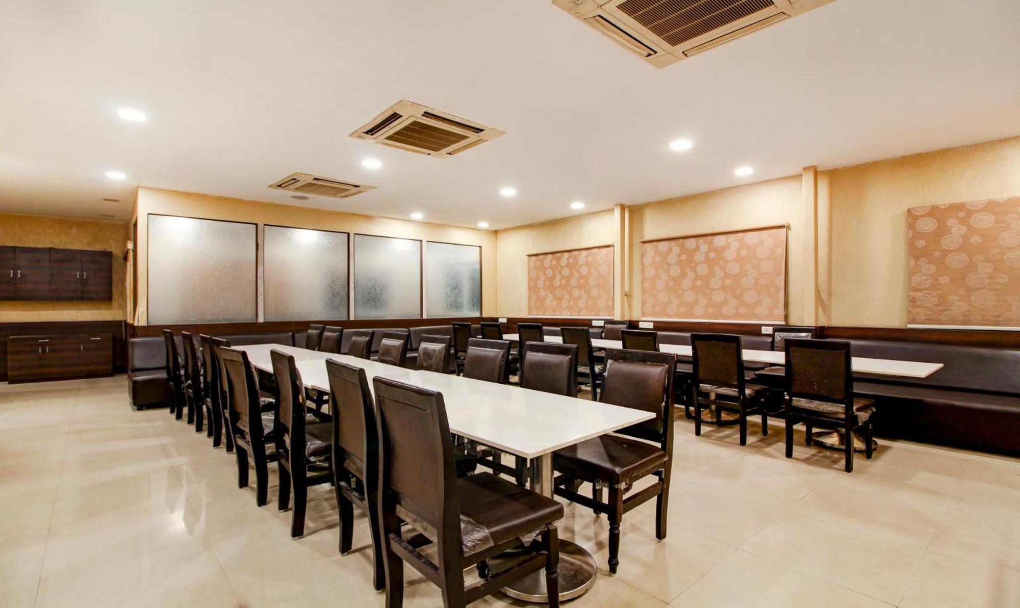 Treebo Trend Hotel Jp Plaza Nampally Hyderabad Luaran gambar